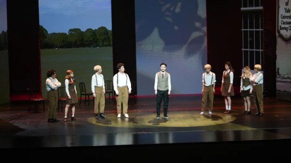 股门在线 致敬容闳！极简话剧《开路》在珠海首演
